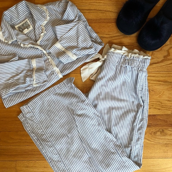 Victoria's Secret Other - Victorias’s Secret PJ set. XS. Still in Good Cond.